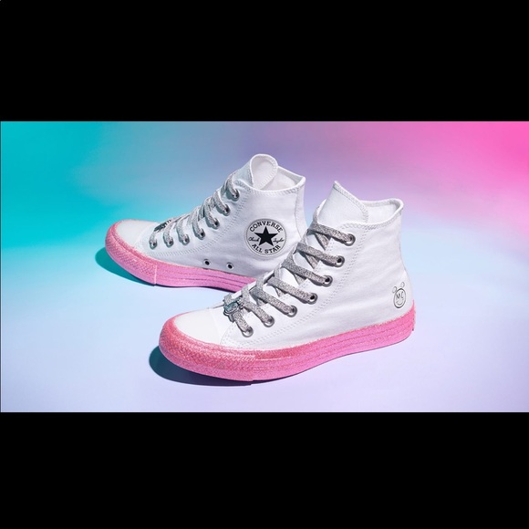 Converse X Miley Cyrus Chuck Taylor All Star 😳 - Picture 2 of 8